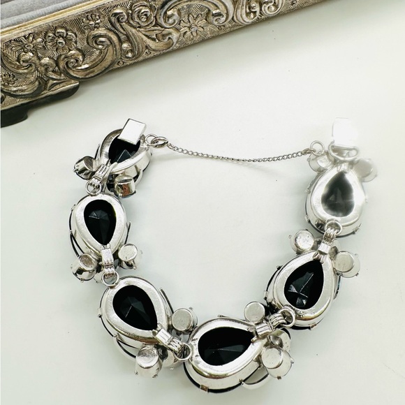 Vintage Blue Rhinestone Crystal Bracelet - Picture 15 of 17